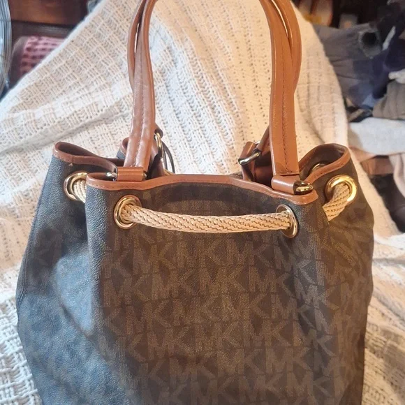 Michael Kors Brown and Tan Shoulder Bag - Picture 3 of 16